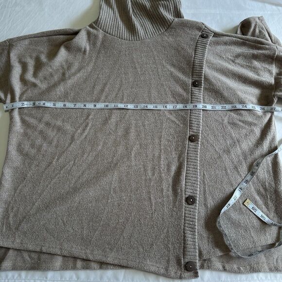 P.S.Kate Women’s 2XL Tan Taupe Faux Button Up Turtle Neck Cowl Sweater Soft - Picture 4 of 8